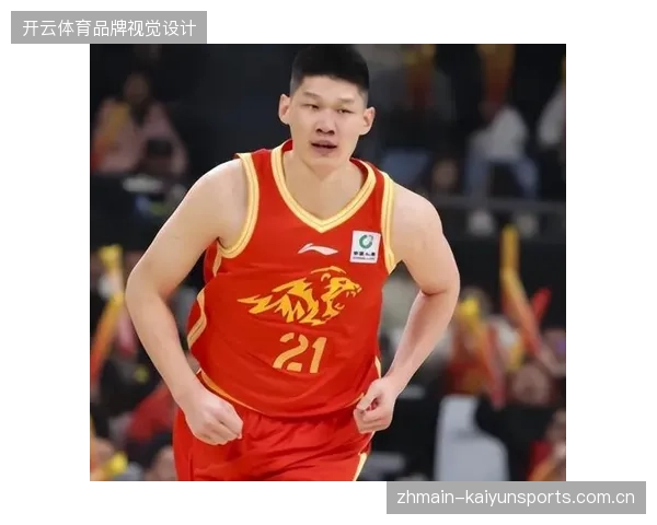 胡金秋凭借联盟第一的个人贡献值入选一阵，他在广厦队的内线统治力依旧是球队基石